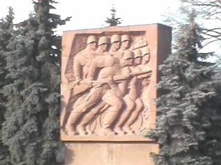 warmonument1i.jpg